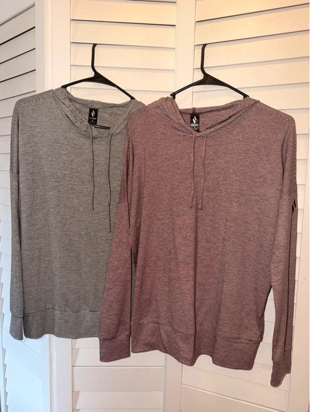 Skechers Striped Lightweight Hoodies Set of 2 – Gray & Pink – Women’s Size Small
